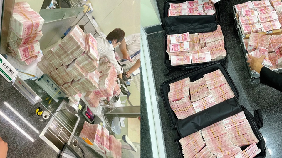 Millonario chino retira 5 millones de yuanes y obliga a contarlos a mano